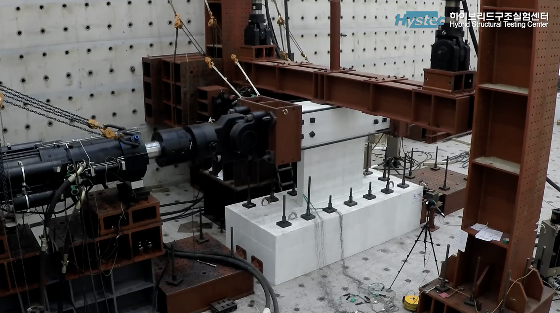 3차원 효과를 고려한 철근콘크리트 전단벽 내진성능실험